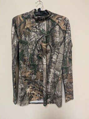 Bushmaster women's size medium camo tight spandex shirt long sleeve hunting